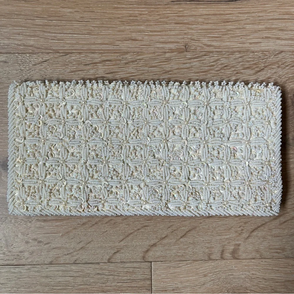 La Regal LTD vintage beaded clutch *J1